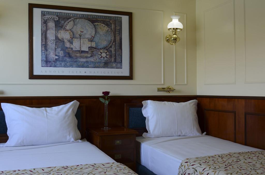 Invicta Ribeira Boat Hotel Порто Екстериор снимка