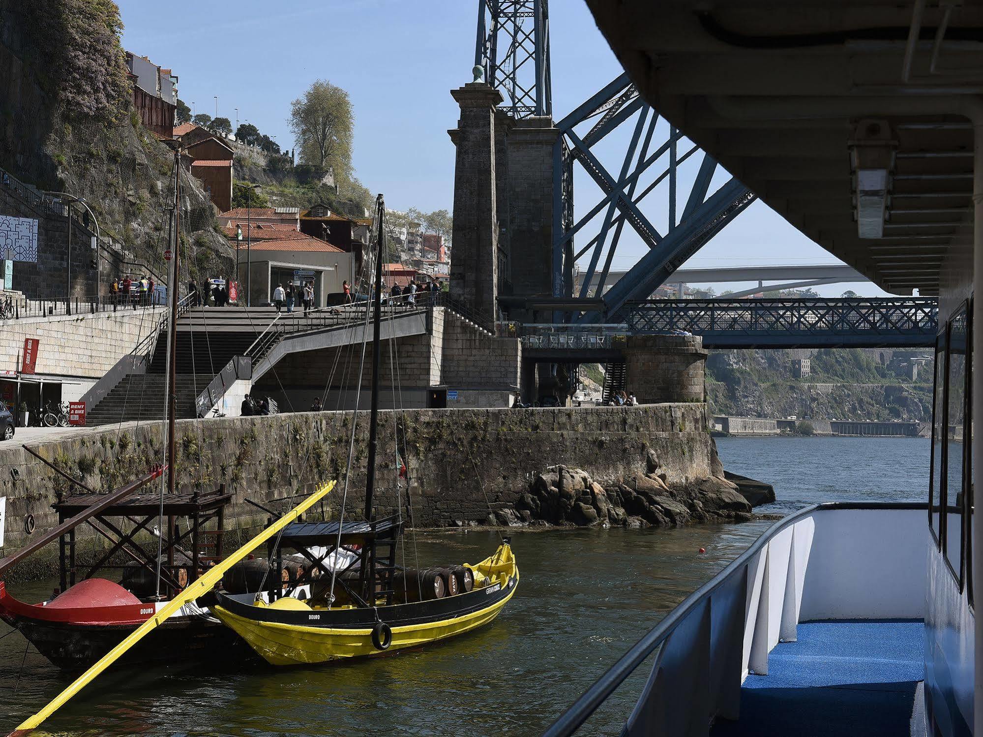 Invicta Ribeira Boat Hotel Порто Екстериор снимка