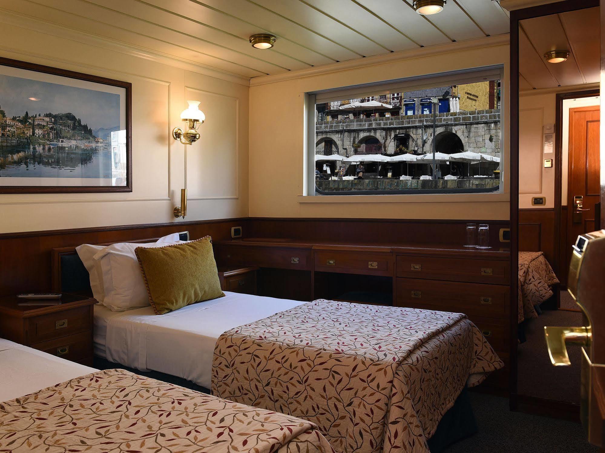 Invicta Ribeira Boat Hotel Порто Екстериор снимка