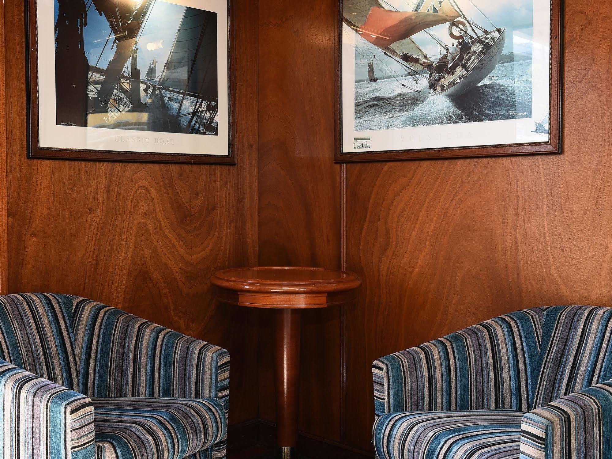 Invicta Ribeira Boat Hotel Порто Екстериор снимка